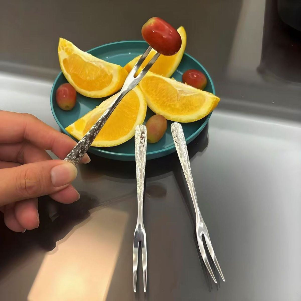 Stainless steel fruit fork creative Internet celebrity hammer pattern fork mooncake fork fruit stick cake dessert fork Western food two-tooth fork